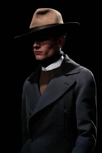 Look 24